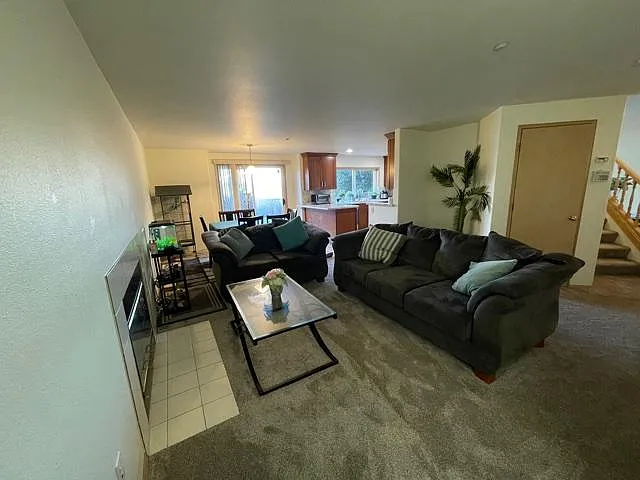 16427 SE 39th Pl — Photo 8