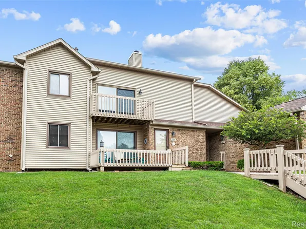 7147 Elmhurst, West Bloomfield, MI 48322
