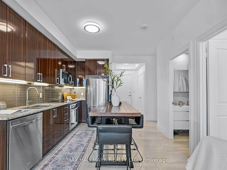 9608 Yonge St #1610A — Photo 3