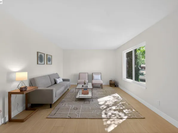 3825 Brockton Dr, Pleasanton, CA 94588