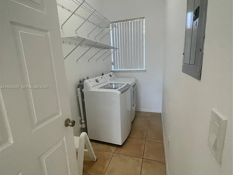 3421 SW 25th St #1 — Photo 17