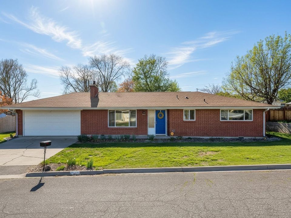 1st image of 935 Parkside Dr