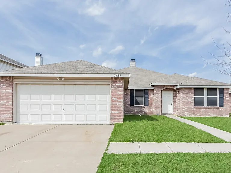 2128 Panorama Ln — Photo 1