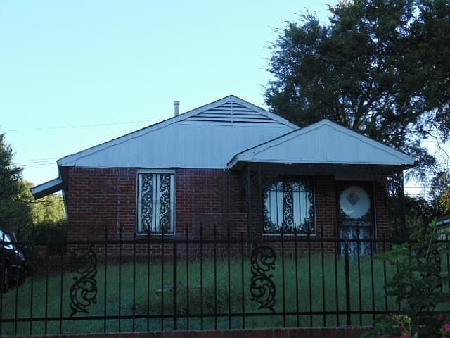 1st image of 400 Argo Ave