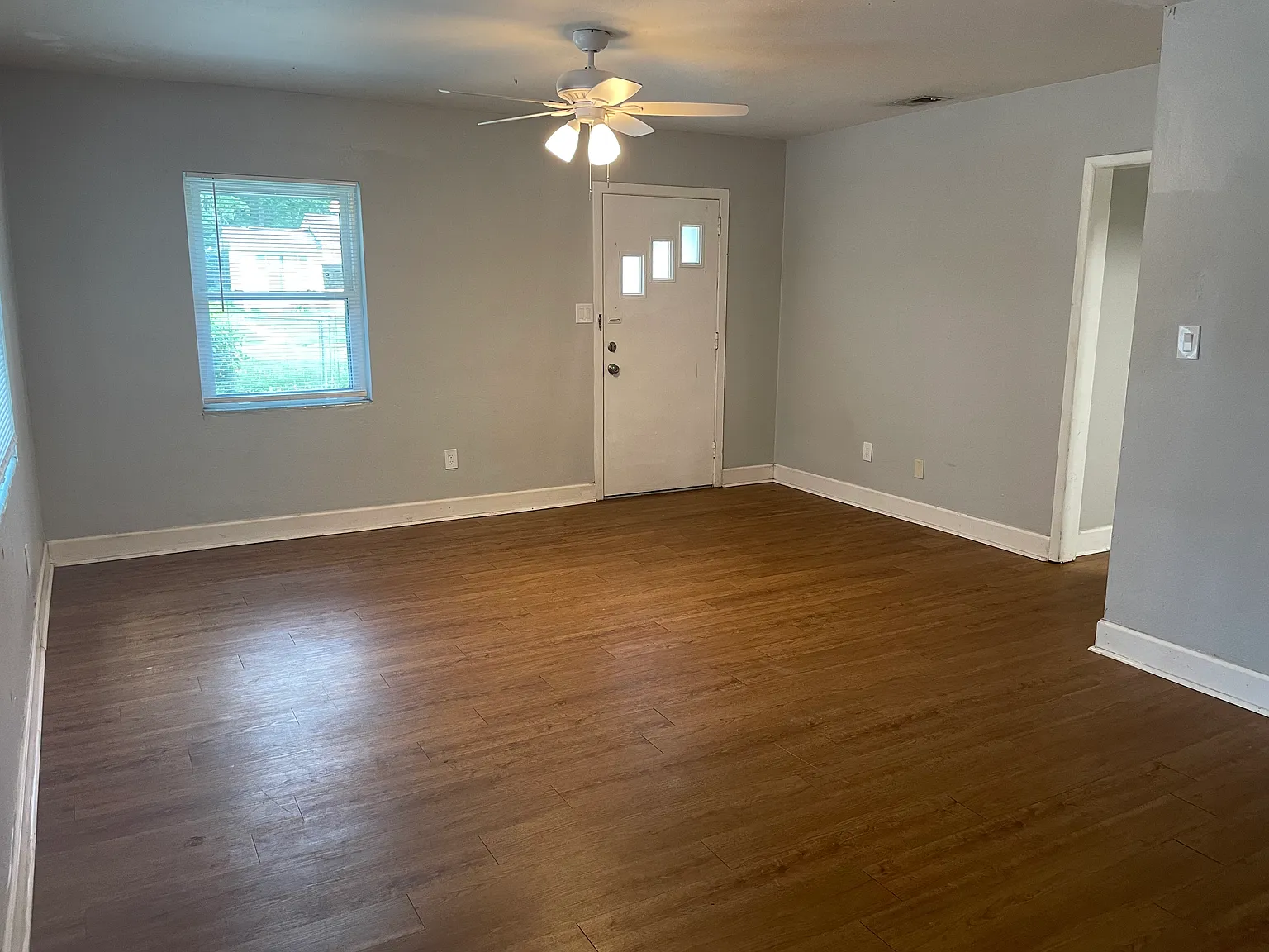 1626 Stanley Ave — Photo 3