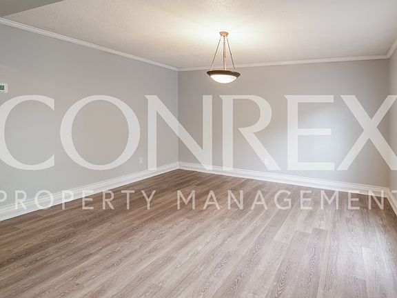 5th image of 110 Heritage St