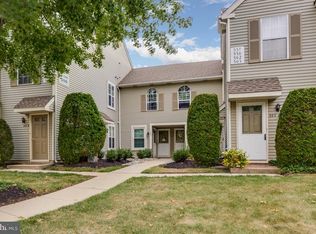 555B Thornwood Dr #555, Mount Laurel, NJ 08054