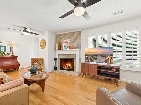 5th image of 4700 Pine Lakes Dr.