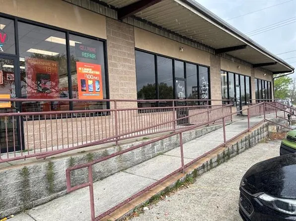 7420 W Judge Perez Dr Ste B, Arabi, LA 70032