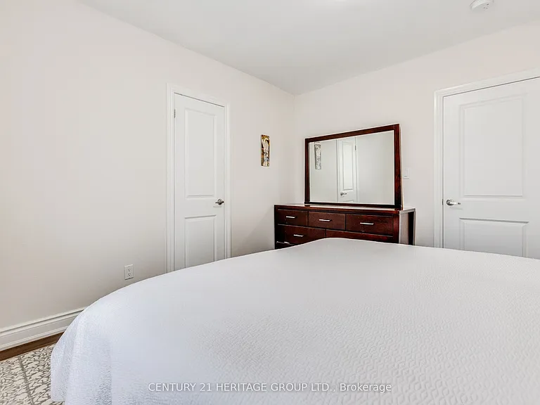 3 Denton Ave — Photo 24