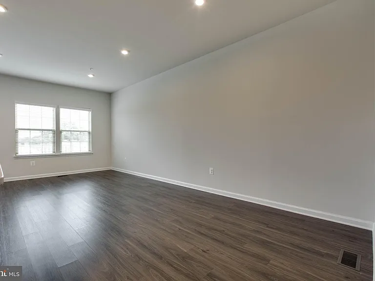 7912 N Gladden Farm Way — Photo 13