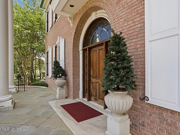 12th image of 147 Chantilly Dr