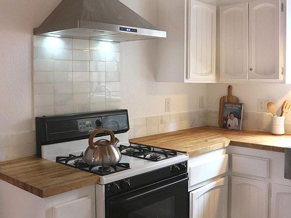 3rd image of 679 Spruce Ln