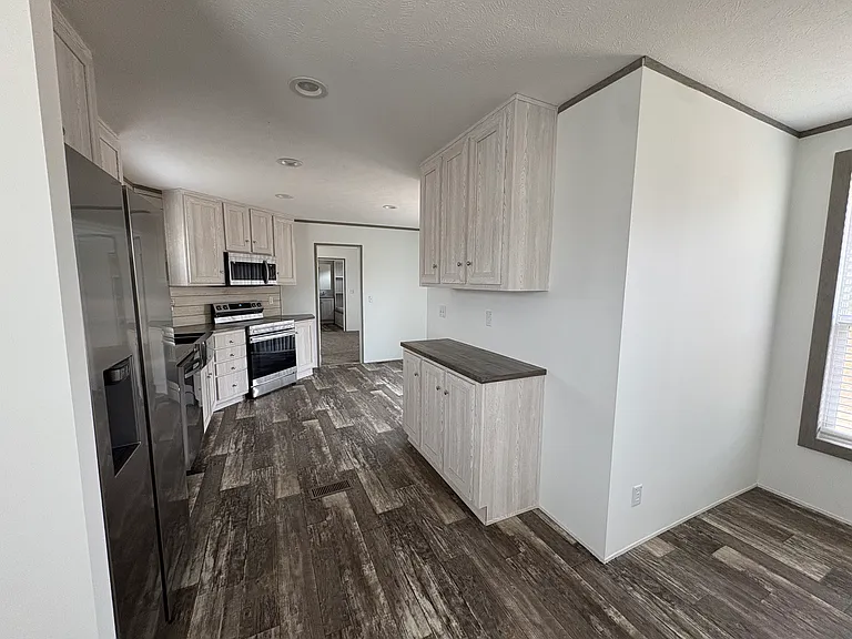 1438 Nathan Dr — Photo 9