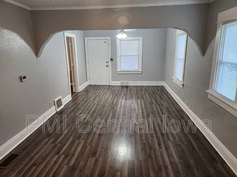 1806 Jefferson Ave — Photo 3