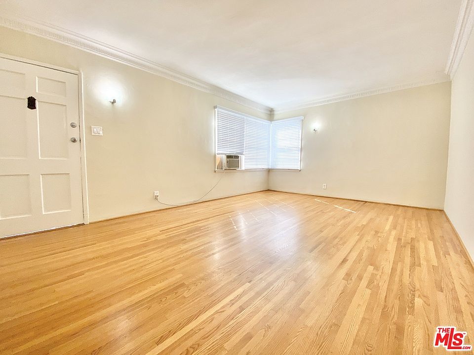 1st image of 416 N Gardner St #1/2