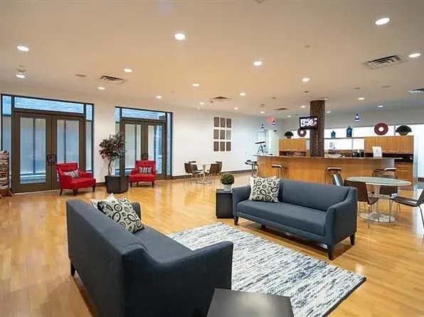 4 Beacon Way image 3 of 9