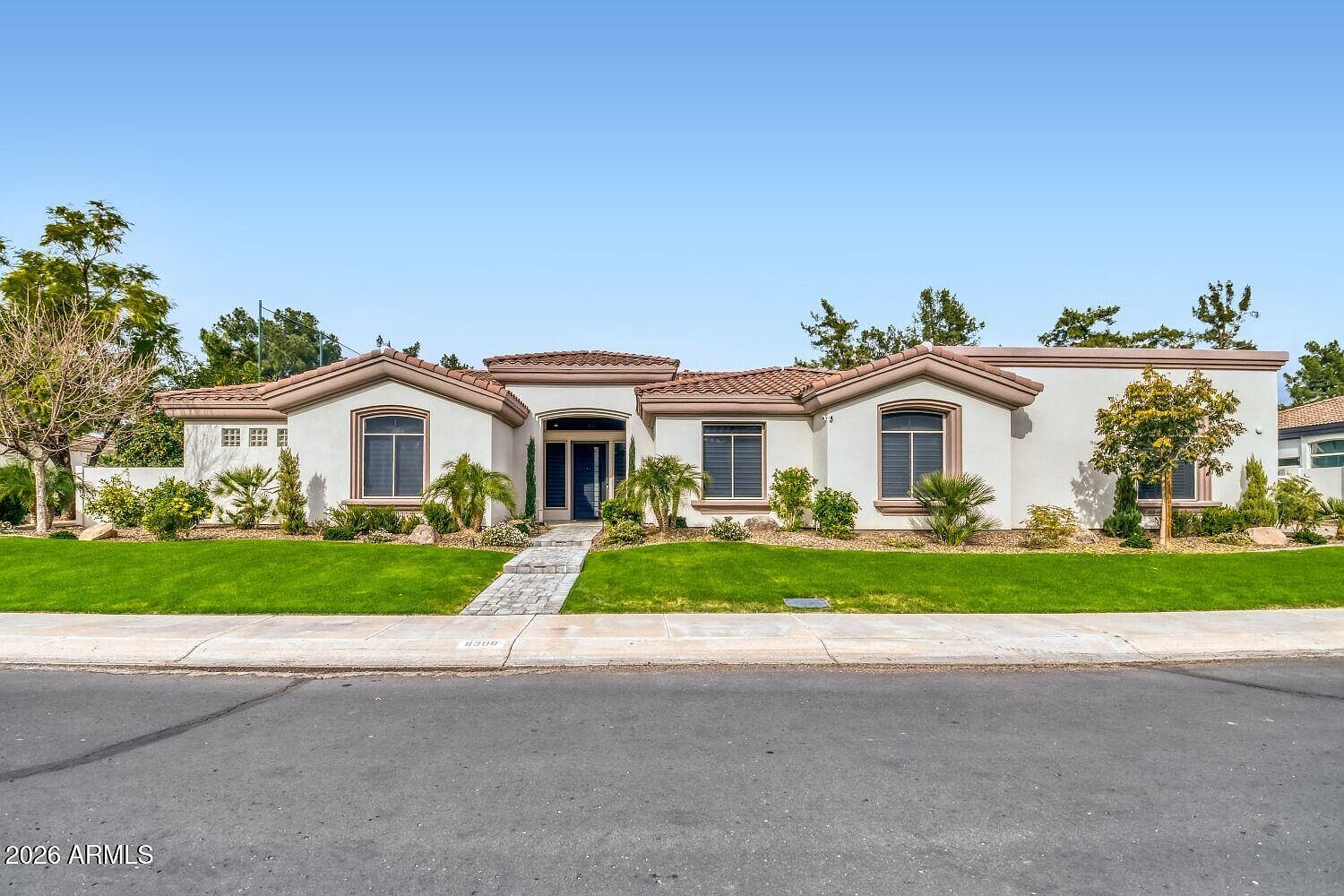 8306 E SUNNYSIDE Drive