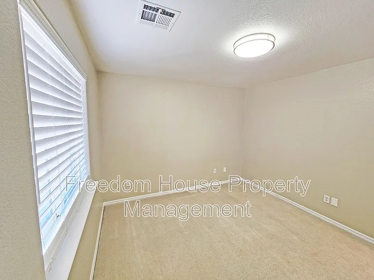 4591 Stoneham St — Photo 35