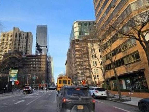 Exterior Neighborhood (street photo)
