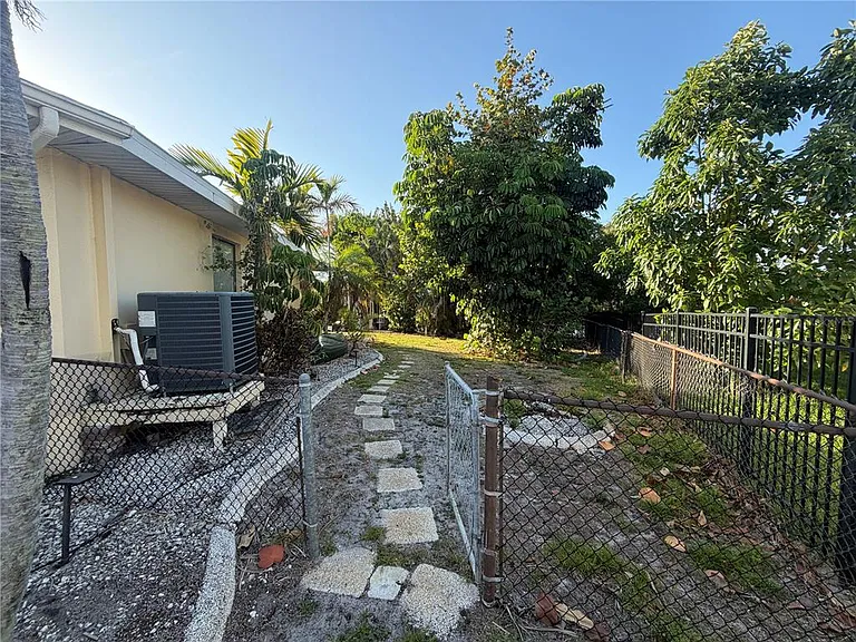 6612 Blackfin Way — Photo 34