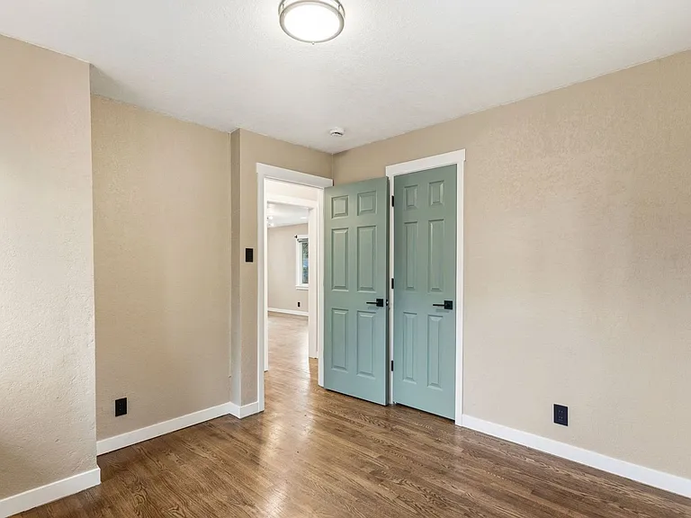 405 Wilhelmia Ave #B — Photo 12
