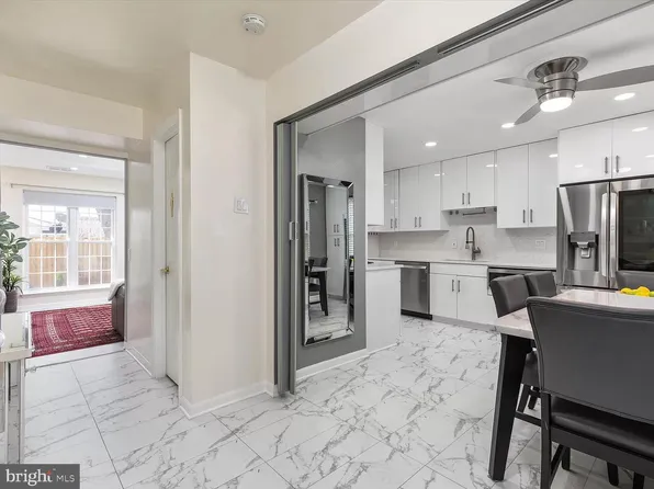 14707 Southwarke Pl, Centreville, VA 20120