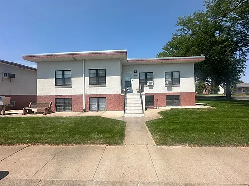 305 W 26th St Photo 1