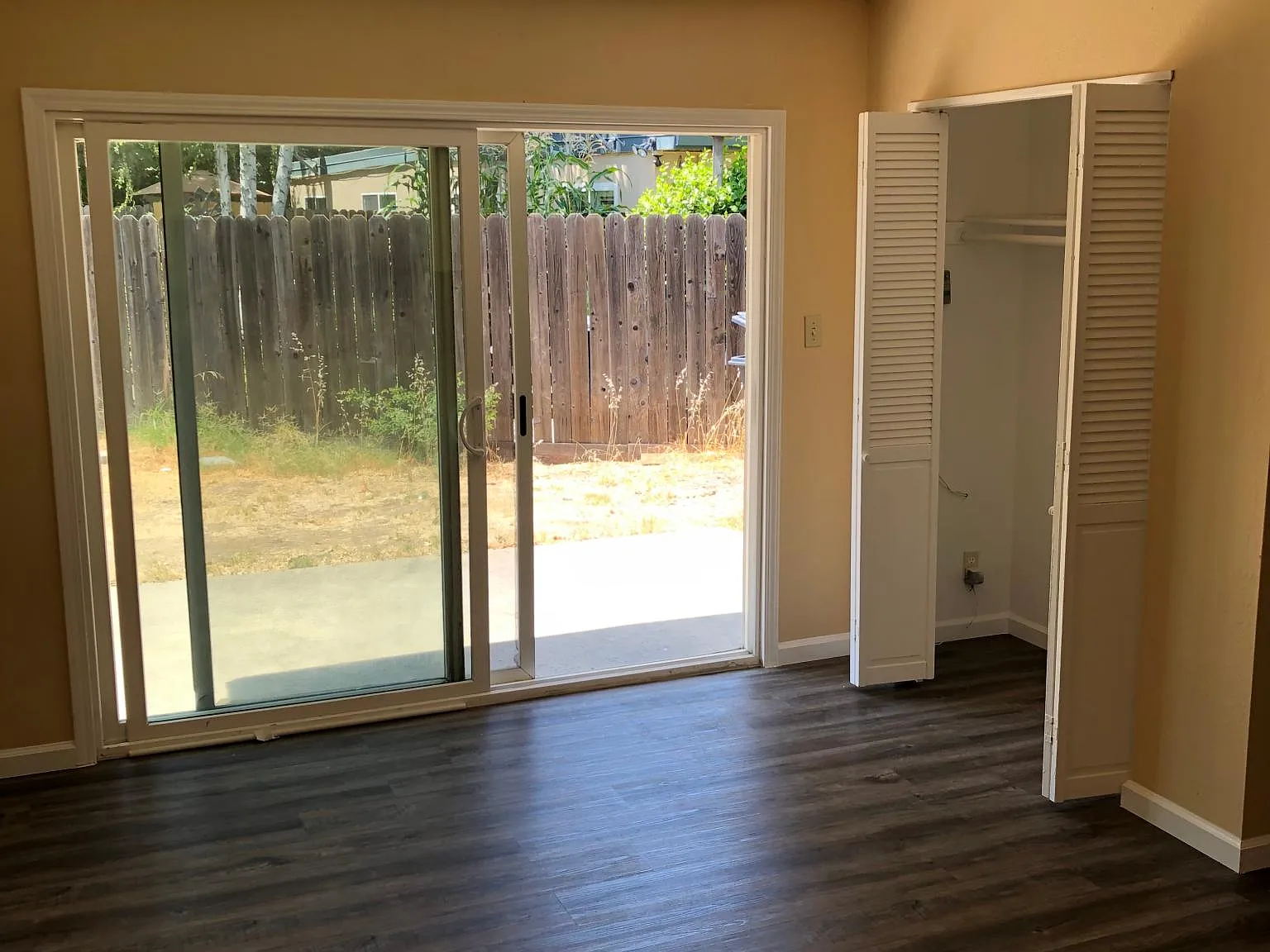 11049 Cobblestone Dr — Photo 3