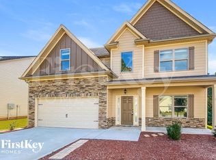 19 Village Park Dr, Newnan, GA 30265