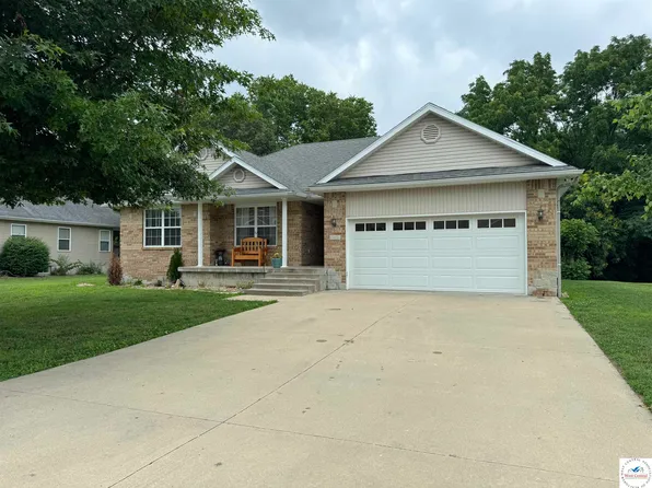 3665 Flat Creek Dr, Sedalia, MO 65301