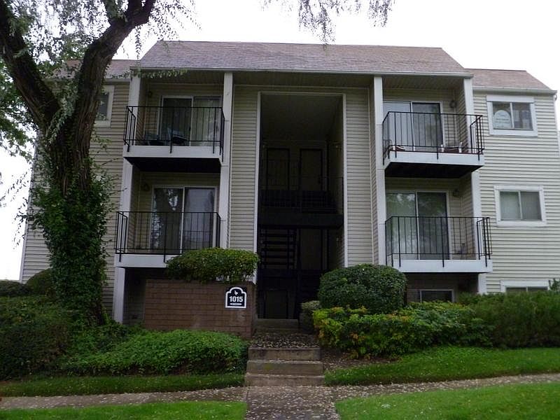 1st image of 1015 E Quail Dr