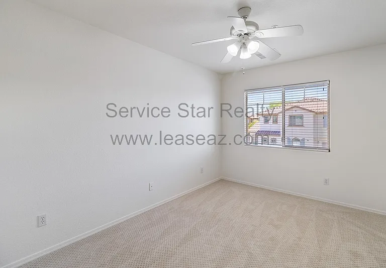 1554 E Elgin St — Photo 13