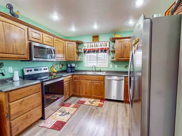 1080 Van Pl, Powell, WY 82435