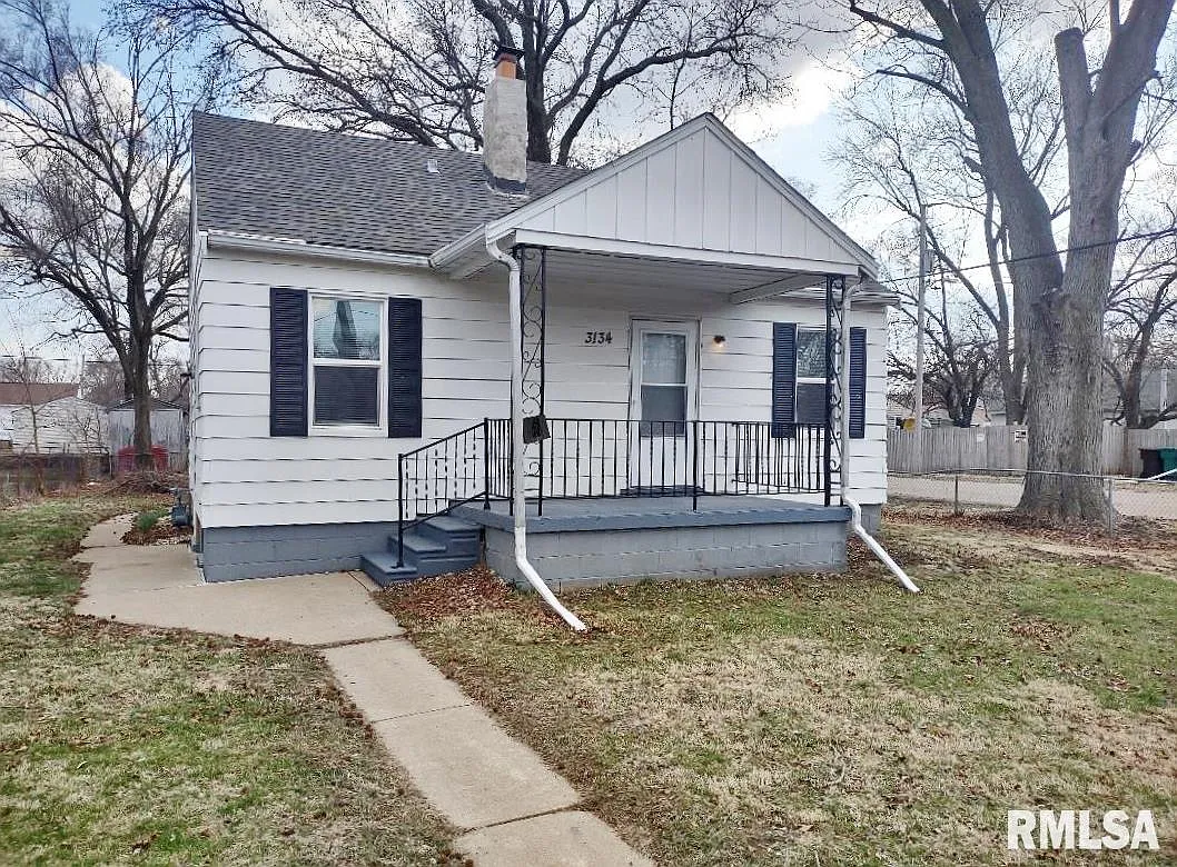 3134 W Latrobe St photo 1