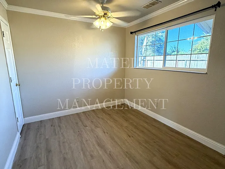 227 Becky Way — Photo 5
