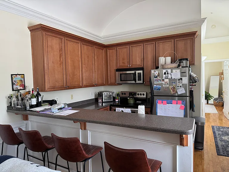1 Kings Ct #5 — Photo 4