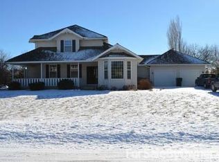 927 Stevens Creek Cir, Forsyth, IL