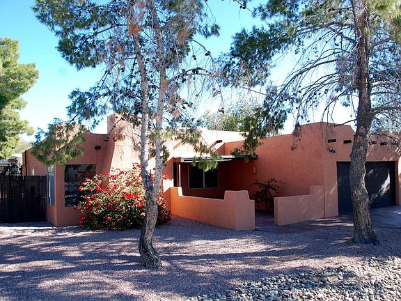 Santa Fe on corner lot