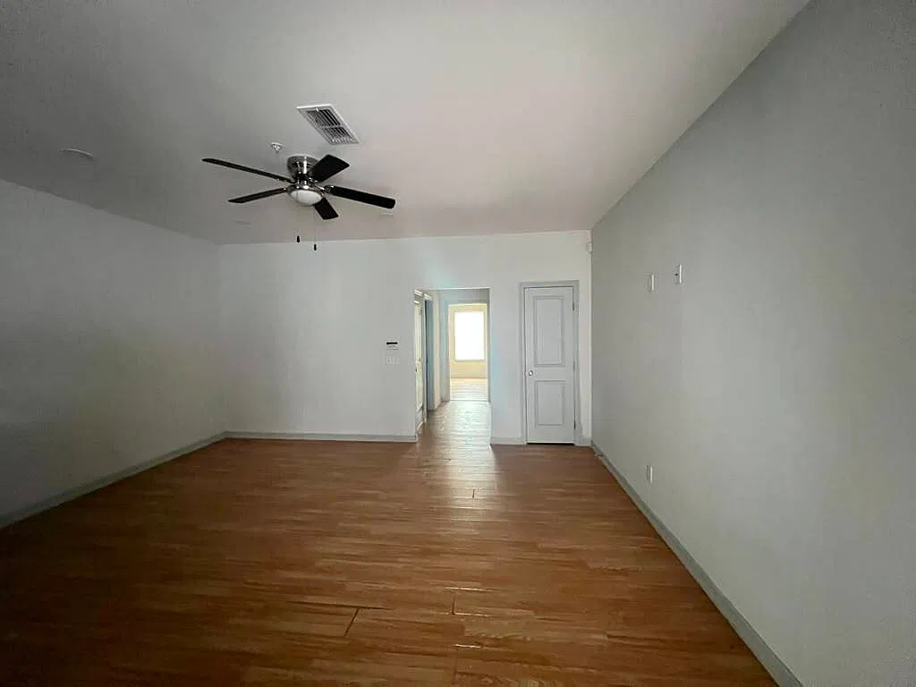 801 S Missouri St — Photo 2