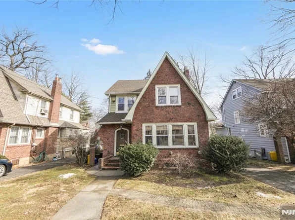 1109 Sussex Rd, Teaneck, NJ 07666