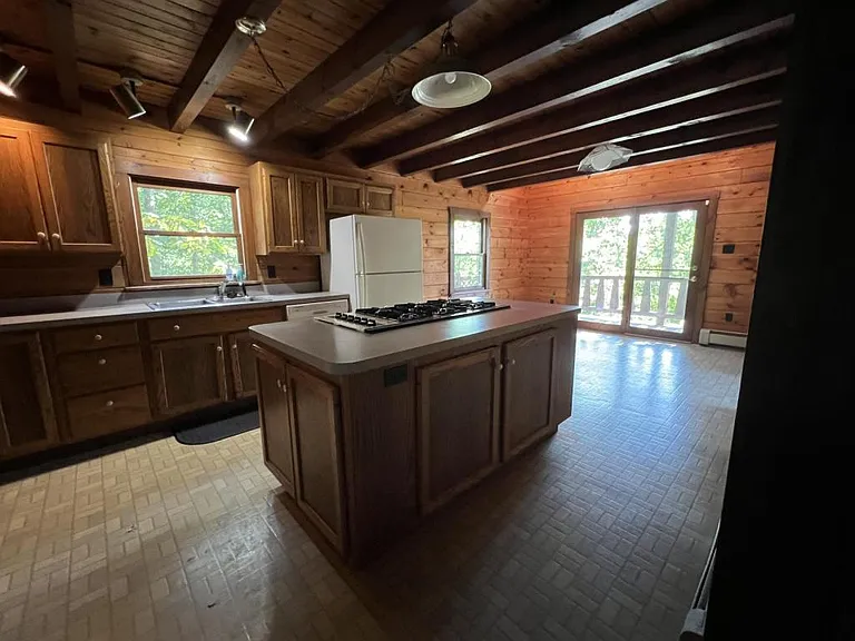 1327 Fairfield Rd — Photo 4