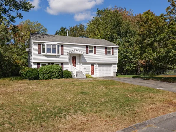 131 Bridle Path Ln, Methuen, MA 01844