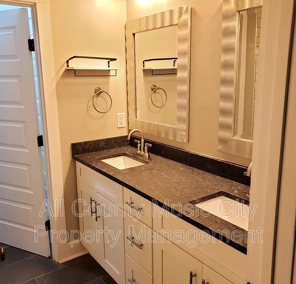 4064 Cedar Cir — Photo 12