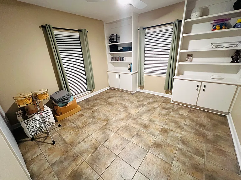 Bluebell Dr — Photo 11