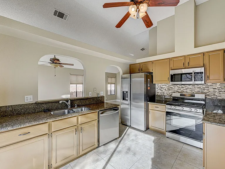 2723 Lovington Dr — Photo 14