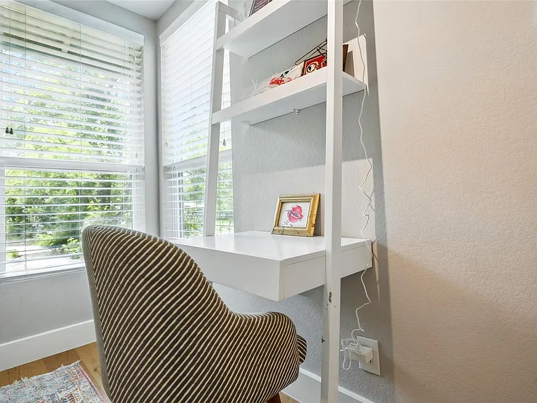 6501 Hickman Ave — Photo 19