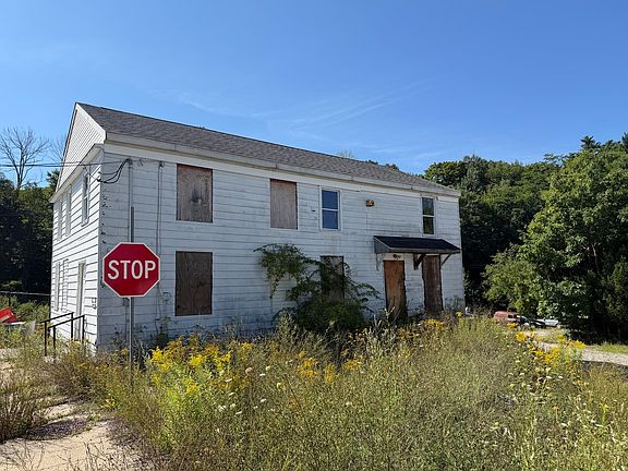 3rd image of 4 Front St