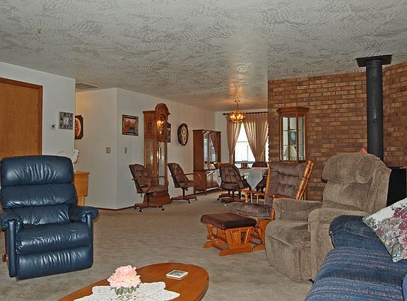 3rd image of 2115 E Tanglewood Ln