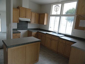 3rd image of 21170 Elmwood St